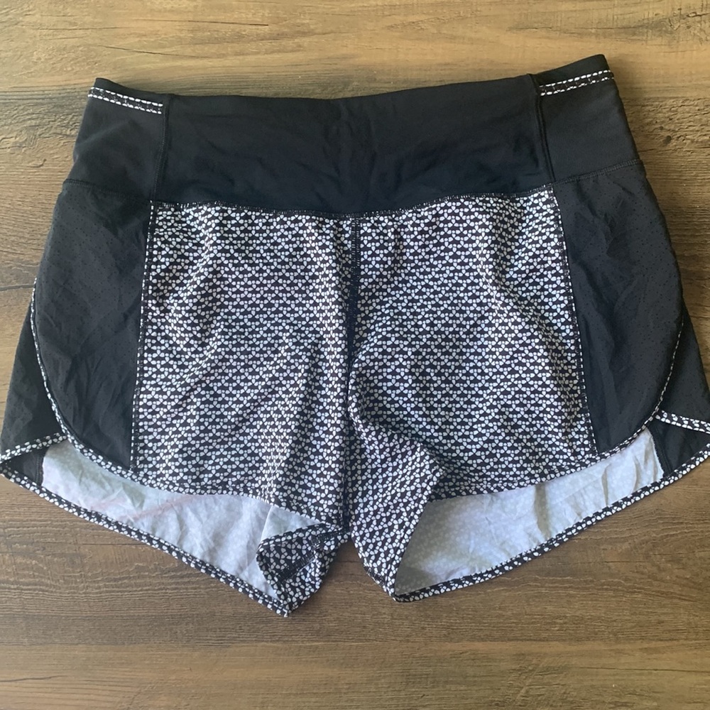 Lululemon Real Quick Short Perforated - Picture 3 of 8